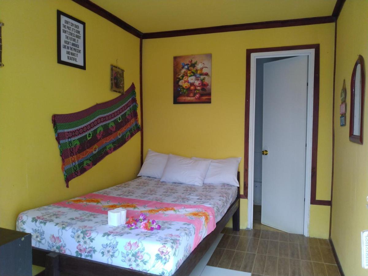Sun Valley Hostel Ель-Нідо Екстер'єр фото